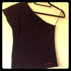 DKNY black one sleeved shirt