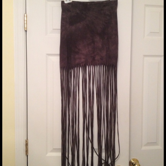 Grey fringed skirt