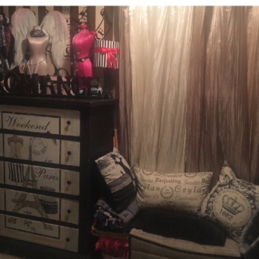 💕WELCOME TO MY CLOSET💕 - Picture 4 of 4