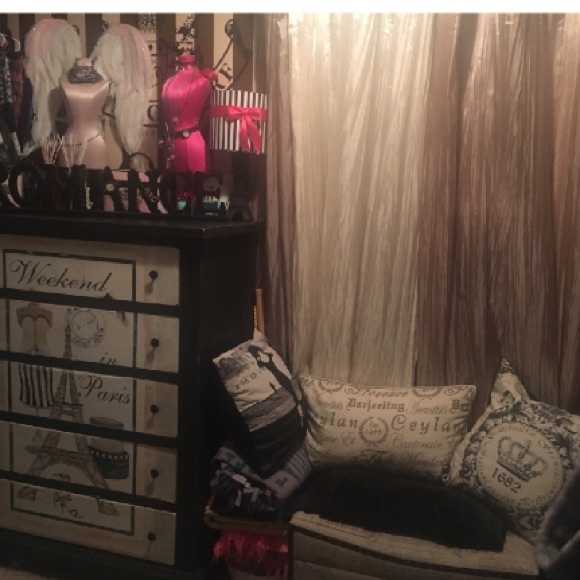 💕WELCOME TO MY CLOSET💕 - Picture 4 of 4