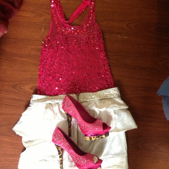 Tops - Pink Sequence shirt!!! Be a star with this shirt