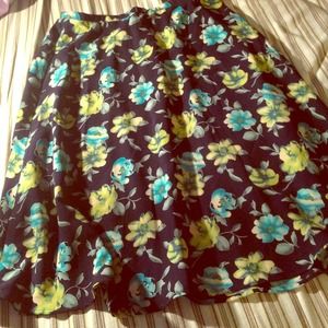 Long Skirt With Beautiful Floral Pattern!