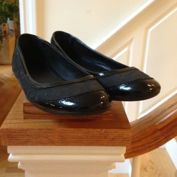 Coach flats