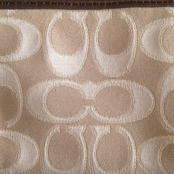 Coach wristlet - Picture 4 of 4