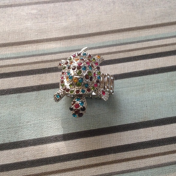 Stretchable turtle ring