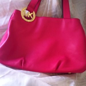 100% authentic Michael kors purse JUST LOWERED