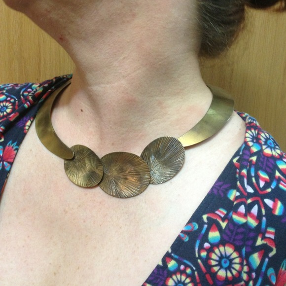 Vintage 80's Textured Brass Collar - Picture 3 of 4