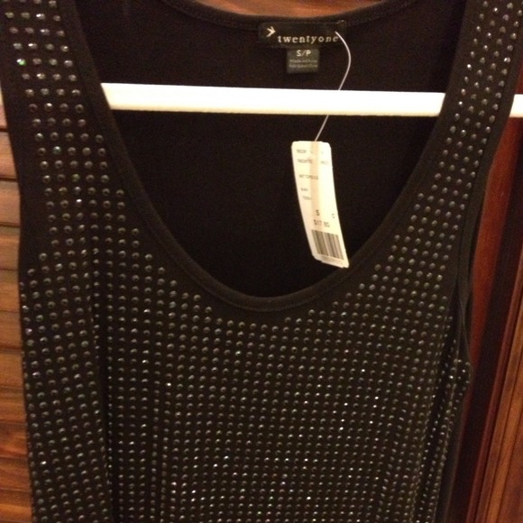 Sleeveless black dressy shirt w black studs - Picture 1 of 3