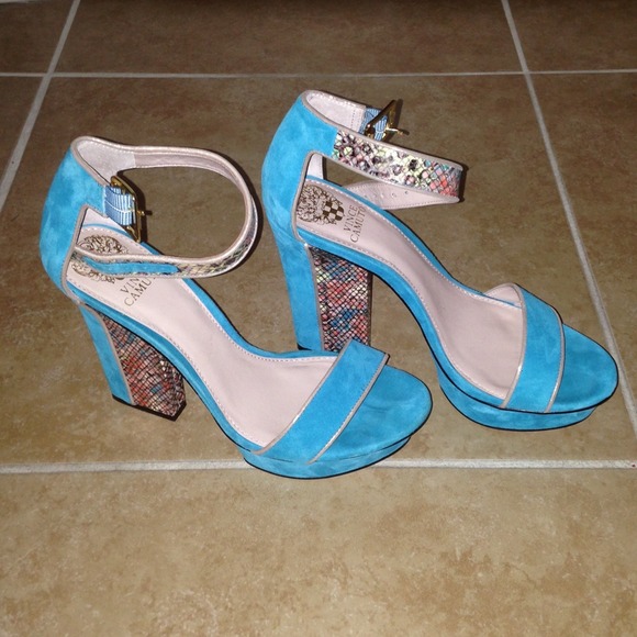 Vince Camuto Blue platform heals!!!!!!!