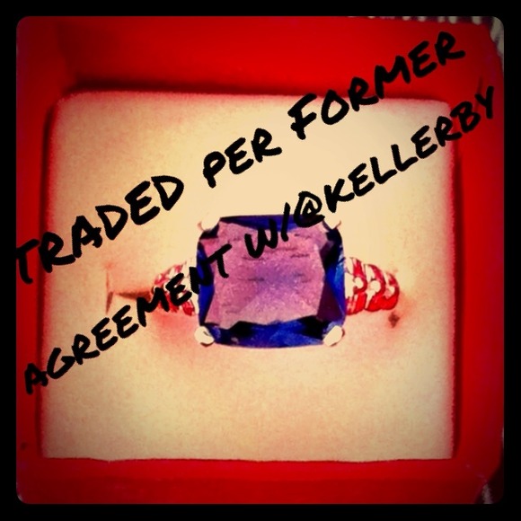 💢TRADED💢😁Brilliant Blue Topaz SS Ring