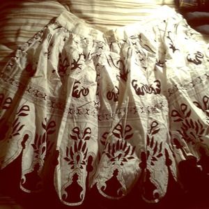 Cute patterned skirt!