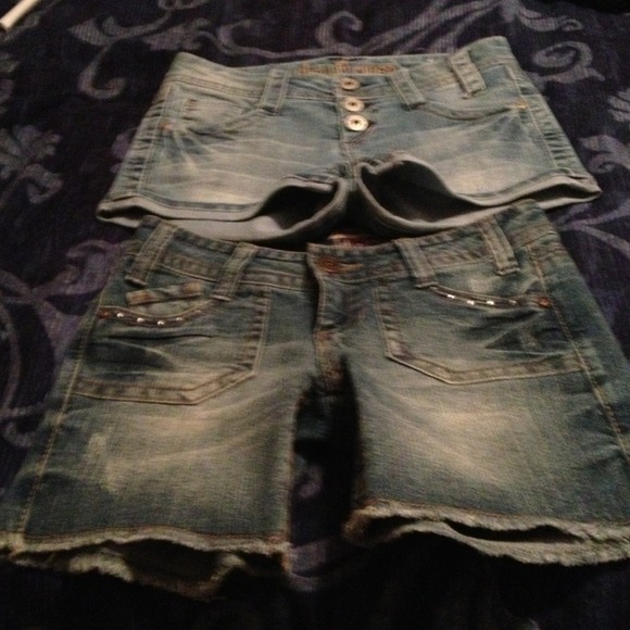 Cute shorts🌷bundled😃