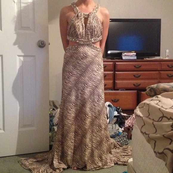 Beautiful animal print prom dress - Picture 3 of 4