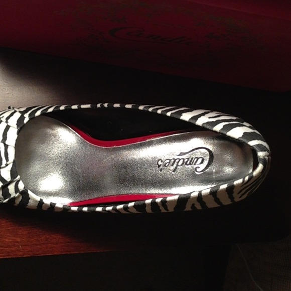 🌟REDUCED🌟Candies zebra pumps - Picture 2 of 4