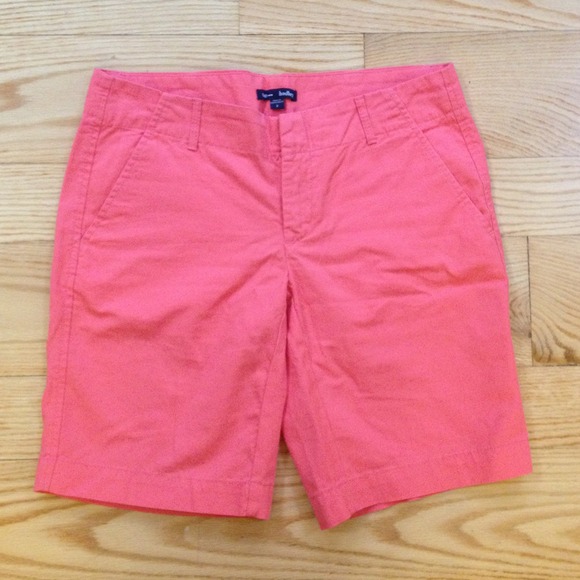 Gap Bermuda Shorts - Picture 2 of 3