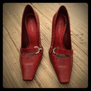 BCBGirls red pointed pumps