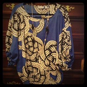 💙SOLD IN BUNDLE! Beautiful NY&CO top!💙