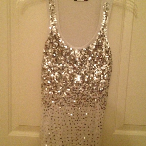 Sparkly Tank-Top BODY CENTRAL
