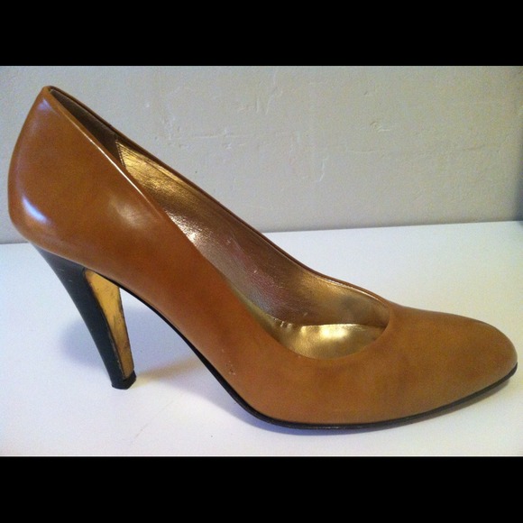 Kenneth Cole pumps