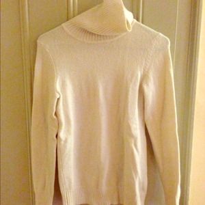Gap white turtle neck