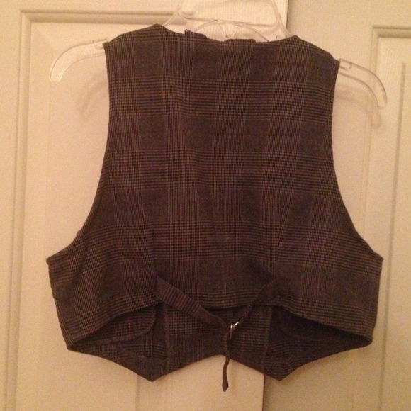 Vest - Picture 2 of 3