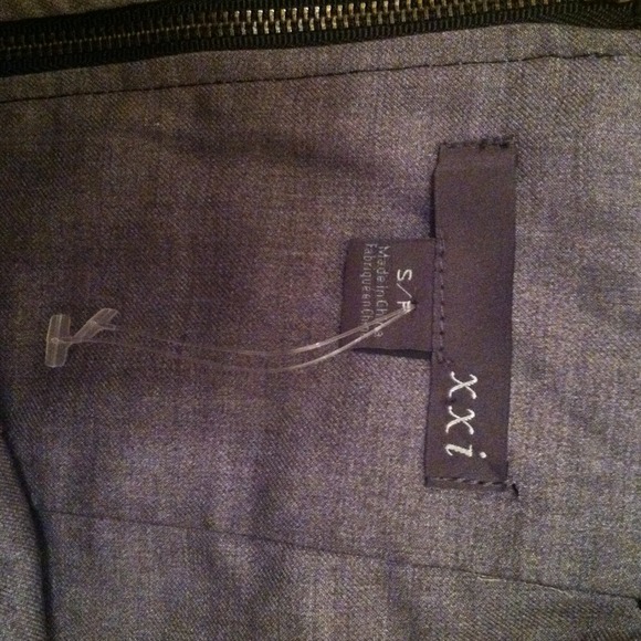 🚫SOLD🚫NEW Forever 21 Black and gray zip up dress - Picture 3 of 3