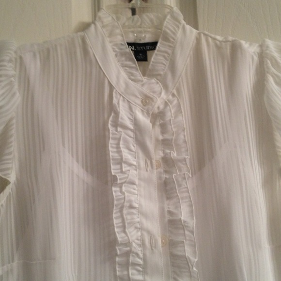 IN studio ruffle blouse - Picture 2 of 2