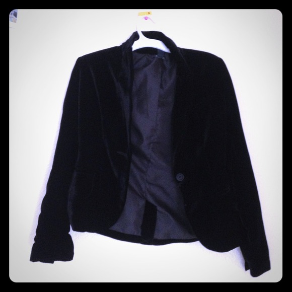 Lucky Black velvet jacket with buttons