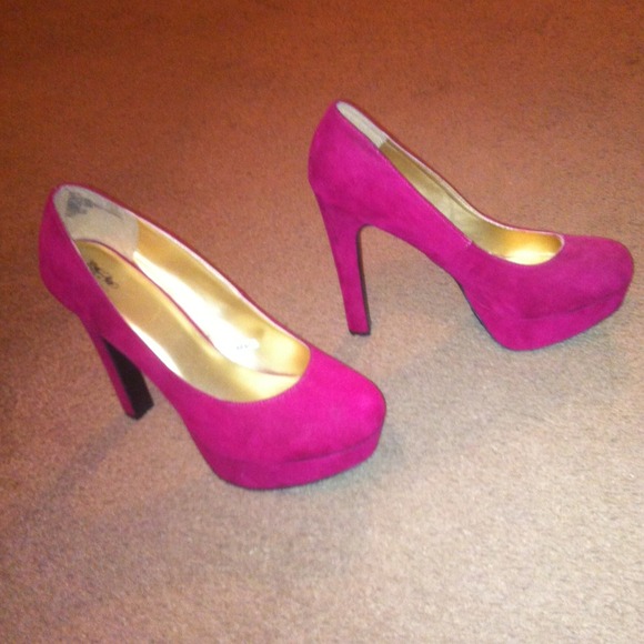 Pink heels - brand new
