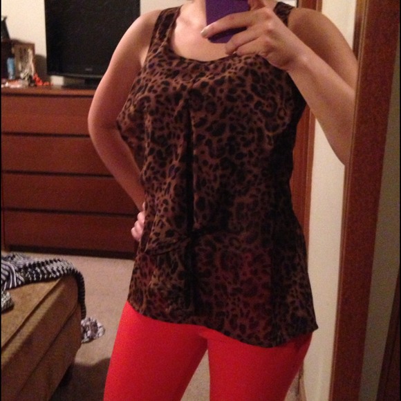 ❌Traded ❌Leopard ruffled blouse
