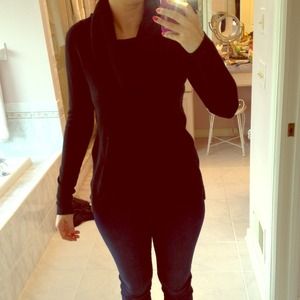 ❌SOLD❌  Black cowl neck sweater
