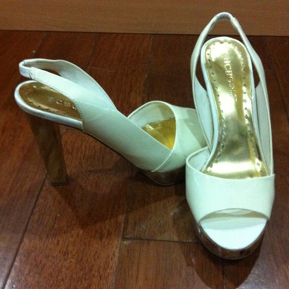 BCBGIRLS off white heels