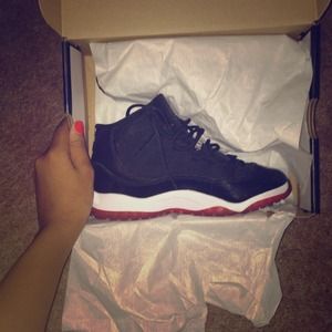 Jordan 11s (Breds) ON HOLD 📦📮📭📬📬