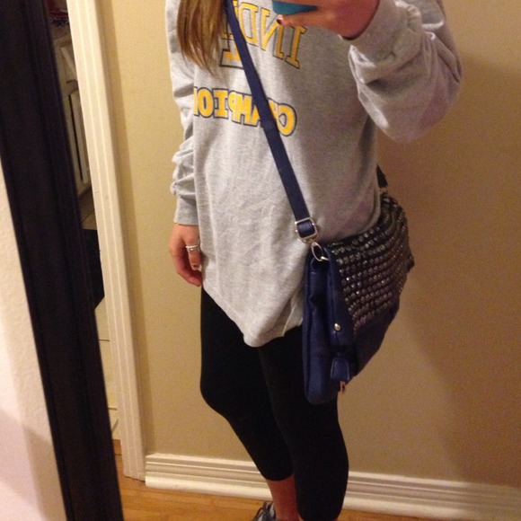 Purse ❌SOLD❌ - Picture 2 of 3