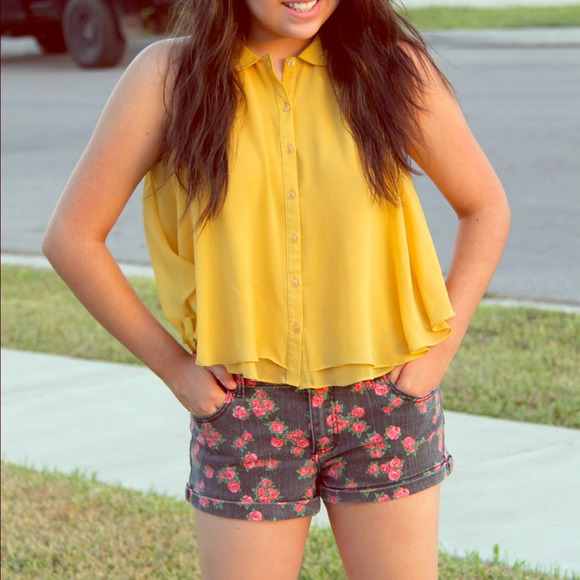 Forever 21 Sleeveless Mustard Blouse