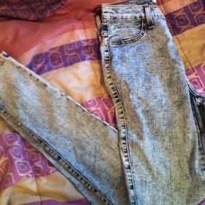 *SOLD* High Waisted acid wash Jeans