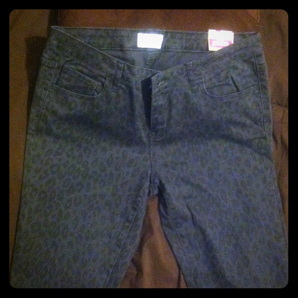 REDUCED- NWT Aeropostale Ultra Skinny Jeans