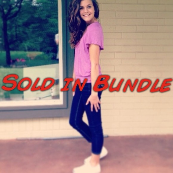 Olivia Noon Tops - 🚫SOLD🚫light purple vneck top💜