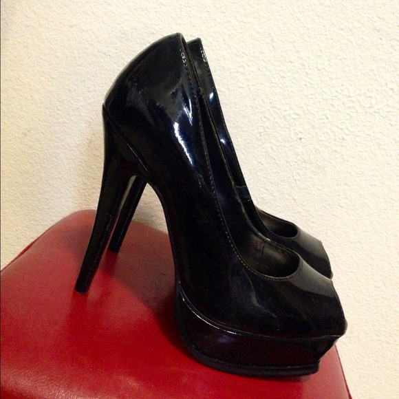 Simple black patent peep toe pumps