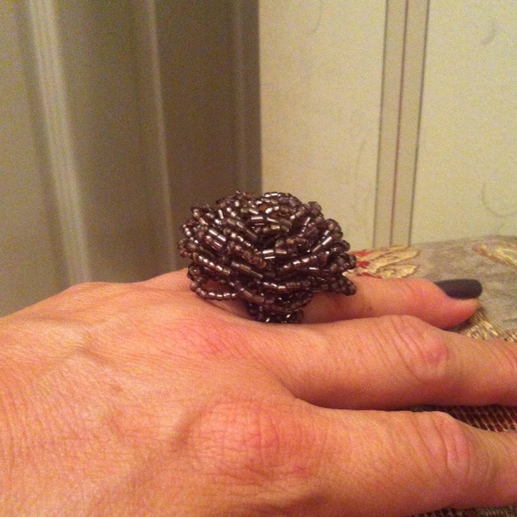STATEMENT FLOWER RING!!! - Picture 3 of 4