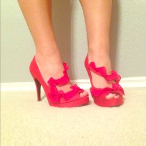 SOLD!! NEW Red ruffle high heel on HOLD