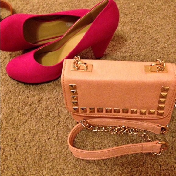 ❌SOLD in Bundle❌Studded Crossbody Small Bag - Picture 2 of 4