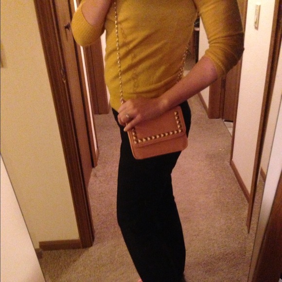 ❌SOLD in Bundle❌Studded Crossbody Small Bag - Picture 4 of 4