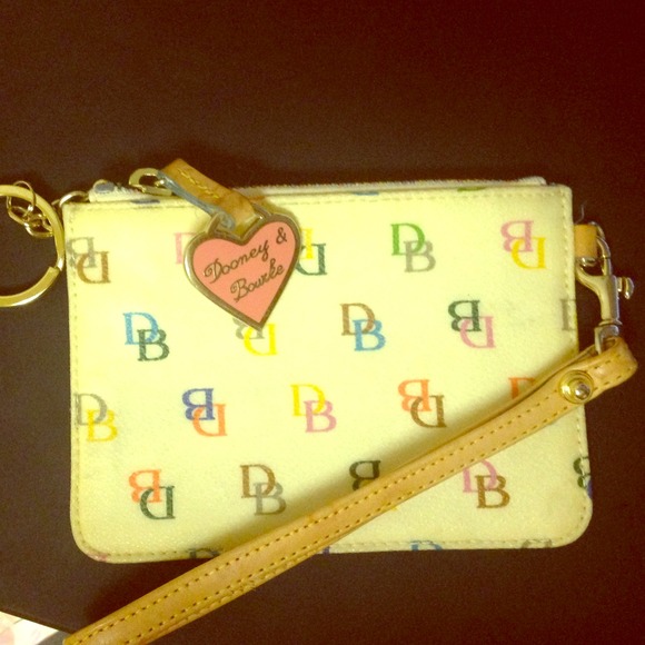 Dooney & Bourke Clutches & Wallets - 🚫traded🚫Dooney & Bourke pouch