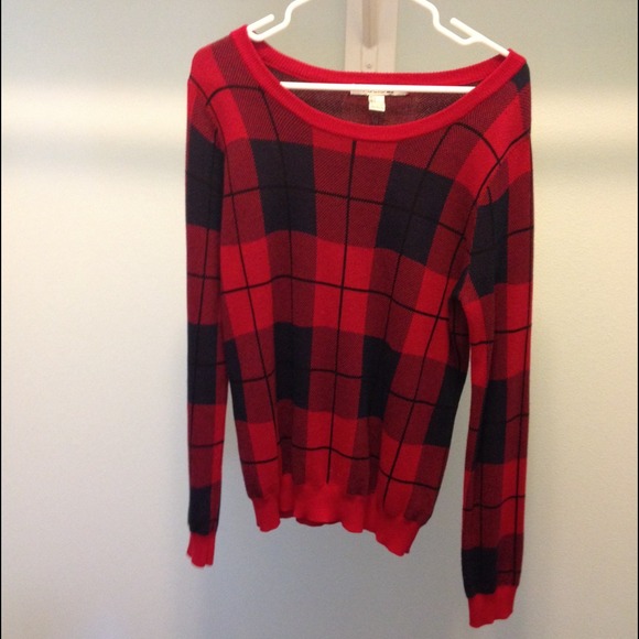 Forever 21 Sweaters - Cute red plaid sweater