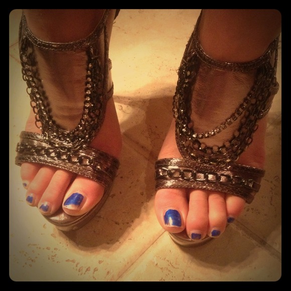 High heeled chain link shoes