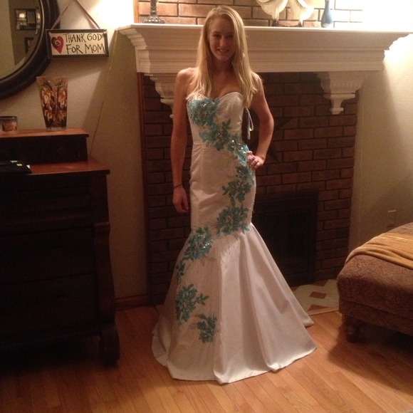 Prom/pageant gown