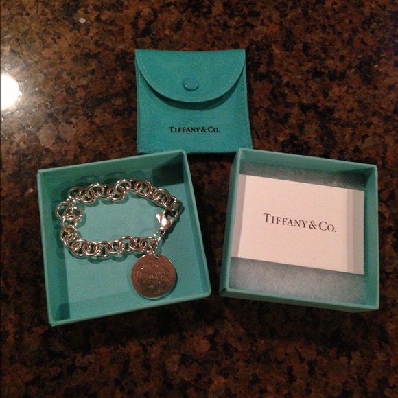 Tiffany &Co. silver round tag charm bracelet