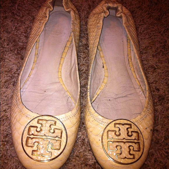 ❌ON HOLD FOR LA_RAWR ❌Tory Burch ivory flats