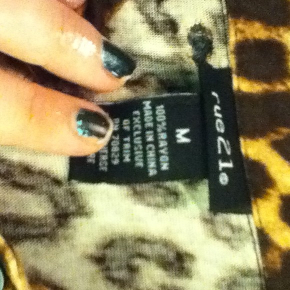 Cute studded button up cheetah tank. - Picture 3 of 4